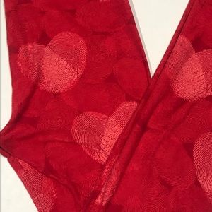 LuLaRoe Valentine Finger Print Heart Leggings